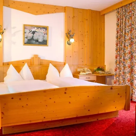 Garni Eveline Hotel *